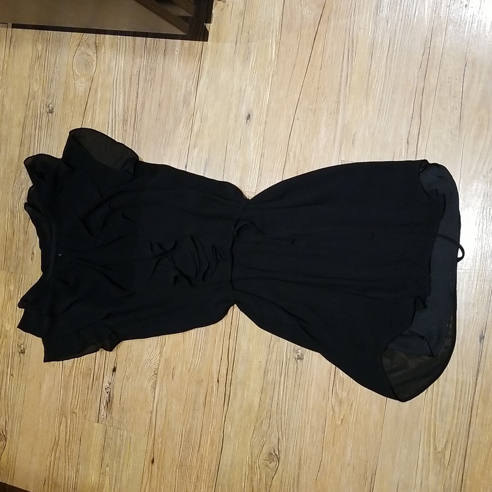 H&M Black flowy dress w/ ruffle around neck and tie at waist like new sz 4